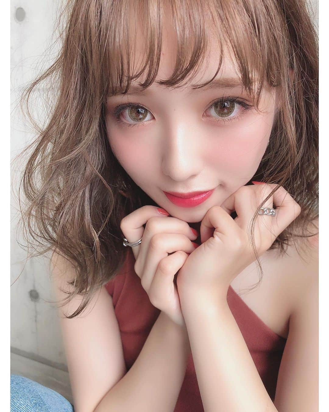 堀井大輔さんのインスタグラム写真 - (堀井大輔Instagram)「・ ・ #あっぷっぷシリーズ ・ 卍娘せいか編👶 ・ 淡々とトーンが変わらず 面白いことを言うせいかちゃん👶 ・ いつも思うけど 卍パパ👨‍🦰は、褒めてないよね？w ・ せいかちゃん、厳選4枚 みなさんは、どれが好みですか？😚 ・ ・ model @sw_718  hair/photo @daisuke_5511 ・ ・ #クラウンヘアー #天白区 #名古屋 #栄 #名駅 #美容師求人 #緑区 #東京 #大阪 #沖縄 #北海道 #福岡 #ボブ #外国人風カラー #サロンモデル #サロモ #インスタ映え #フォトジェニック #巻き髪 #ヘアメイク #透明感カラー #オフショル #波巻き #おだんご #中日美容 #中部美容 #ヘアアレンジ #グラデーション #グレージュ」6月30日 7時03分 - daisuke_5511
