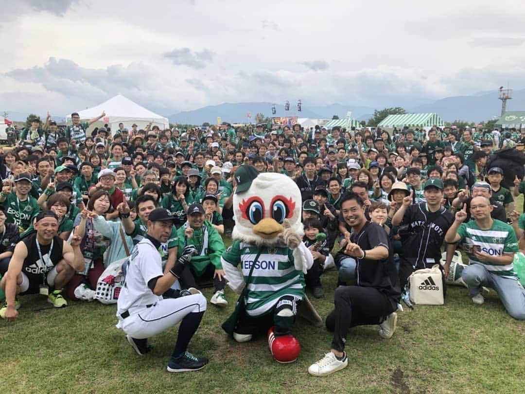 ニッチロー'さんのインスタグラム写真 - (ニッチロー'Instagram)「ファンパークでのステージに沢山の山雅サポーターの皆さんとガンズくんが来てくれました☝️ #松本山雅fc  #松本山雅 #山雅 #山雅サポーター #ガンズくん  #ありがとうございました💚 #ガンズくんコラボキャップお似合い👌 #サンプロアルウィン  #ファンパーク #片山真人 さん #ニッチロー’ #matsumotoyamagafc  #matsumotoyamaga  #yamaga  #supporter #jleague  #soccer  #football #onesou1」6月30日 7時53分 - nicchiro5.1