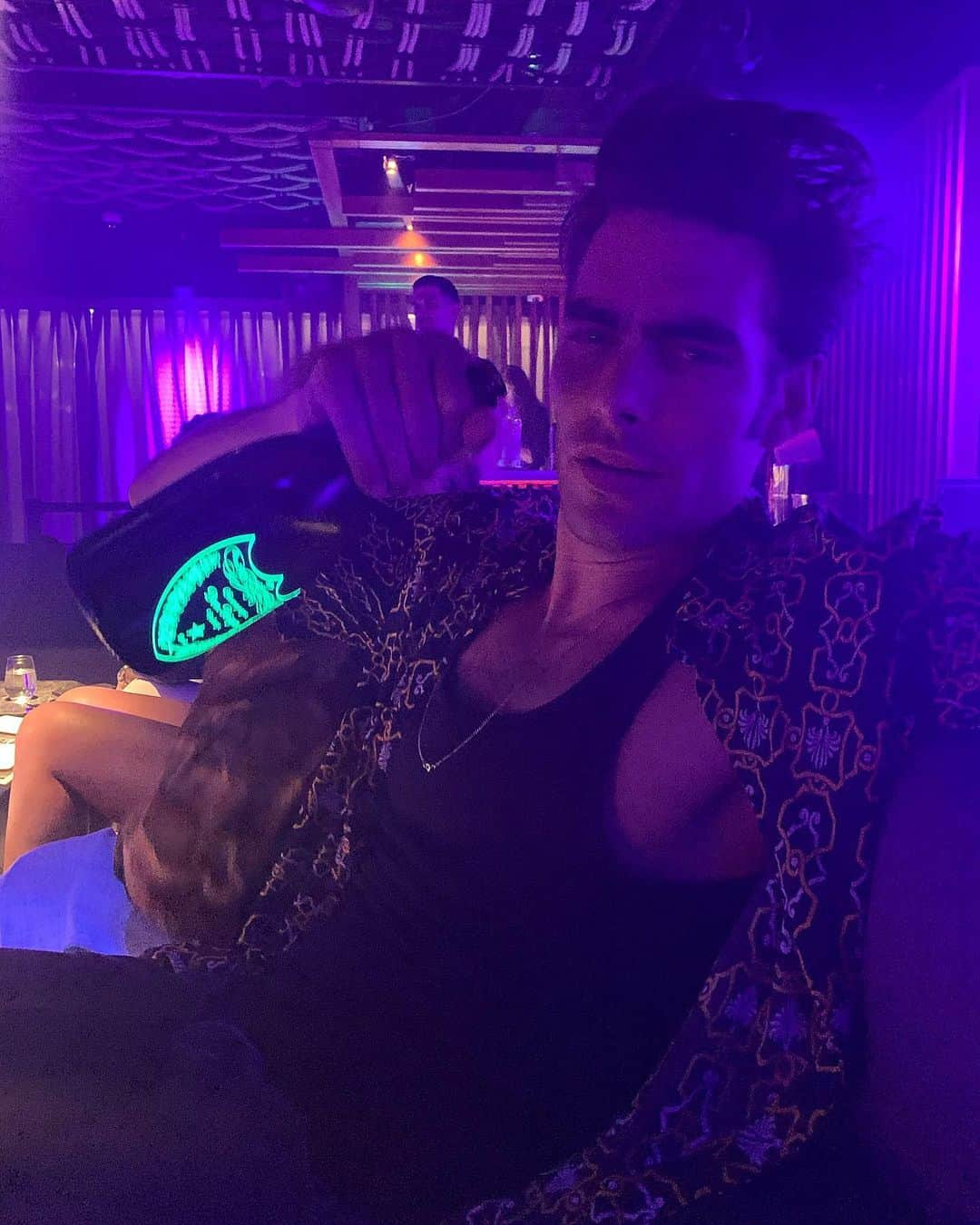 ジョン・コルタジャレナさんのインスタグラム写真 - (ジョン・コルタジャレナInstagram)「Its not the only thing that will glow in the dark tonight. Thank you @domperignonofficial for making me look cool.. otherwise it’s just me in a vest」6月30日 8時00分 - jonkortajarena