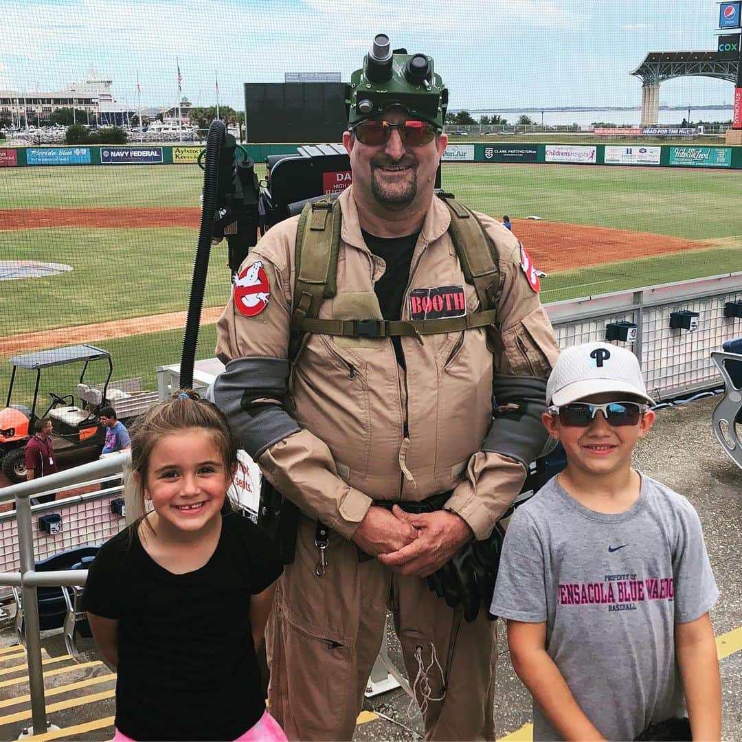 バッバ・ワトソンさんのインスタグラム写真 - (バッバ・ワトソンInstagram)「It’s ghostbusters & fireworks night at the @bluewahoosbball game tonight!!#WahoosLife」6月30日 8時11分 - bubbawatson