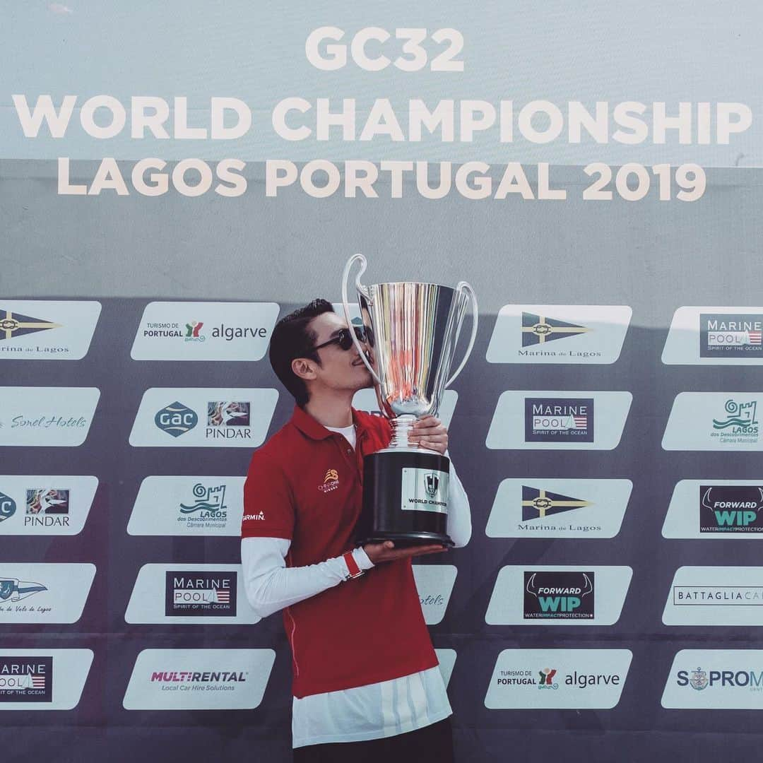 フー・ビンさんのインスタグラム写真 - (フー・ビンInstagram)「The trophy and I getting snuggly! As the racing going on intensely I remembered that I was very close to win an Olympic gold medal during my athlete career for the Chinese Rowing team. This time in Lagos it almost felt like a Déjà vu for me as the trophy will belong to the one who wins the @gc32racingtour world championship and I’m lucky to be part of this great game! No matter which team wins the trophy, I will always remember the experience!  #hubing #lifestyle #ChinaOneNingbo #GC32RacingTour #lagos #yatchs #sailing  #luxurylifestyle #후빙#胡兵 #フービン #胡兵时尚观点 #胡兵全球Go  #fashiontrip #fashion #fashionicon #fashionindustry  #actor #chineseactor #chinesemodel #asianactor #menswear #mensstyle」6月30日 8時21分 - hubing