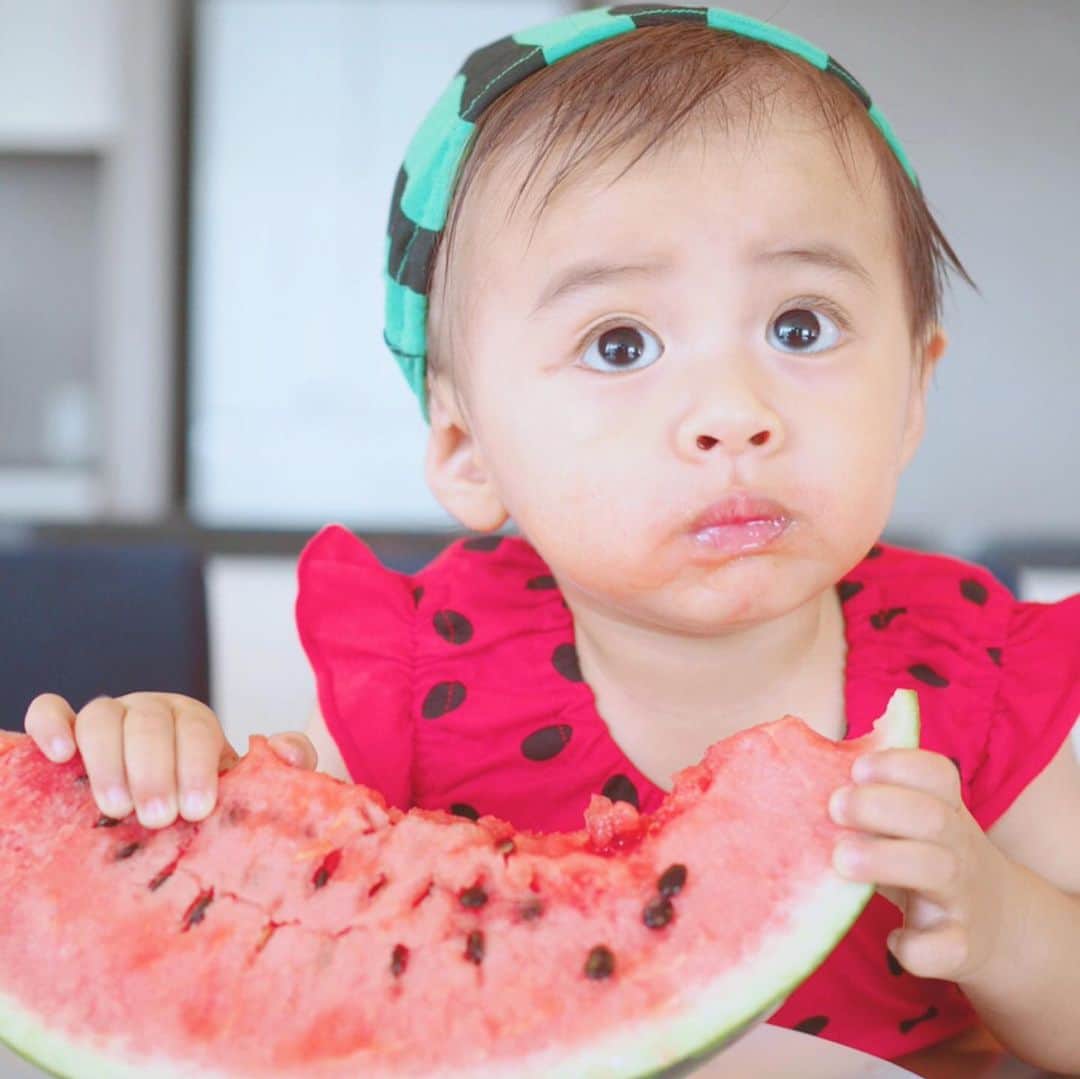 A_kun*mamaさんのインスタグラム写真 - (A_kun*mamaInstagram)「﻿ 🍉🍉スイカボーイ🍉🍉👦🏻❤️﻿﻿ ﻿ ﻿﻿ ほぼ2年前だって懐かしい〜🥺✨✨✨﻿﻿ ﻿ ﻿ ﻿今はもう幼稚園児になって﻿ 毎日迎えに行ったら﻿ 「ママ大好きだよぉ❤﻿ ママにプレゼント🎁だよー」って﻿ 手のひらいっぱいの﻿ ダンゴムシをくれます😱🤭😫😂笑﻿ ﻿ あぁ〜成長したなぁ← ﻿😀﻿ ﻿」6月29日 23時34分 - aaaooo121