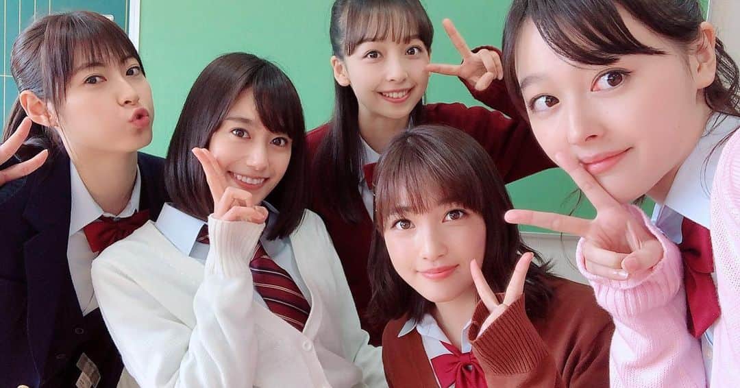 瀧本美織のインスタグラム：「今日の #仮面同窓会 は、 よる24:10～ いつもと放送時間がちがいますのでお間違えなく🐶可愛い女の子達と🥰」
