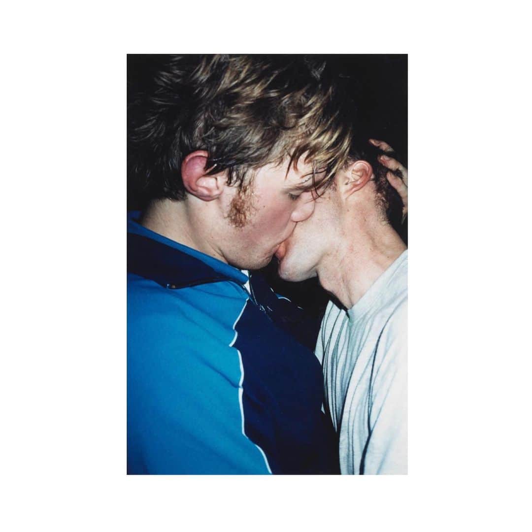 ローラ・ベイリーさんのインスタグラム写真 - (ローラ・ベイリーInstagram)「Wolfgang Tillmans The Cock (Kiss) | 2002 #pride #loveislove」6月29日 23時59分 - laurabaileylondon