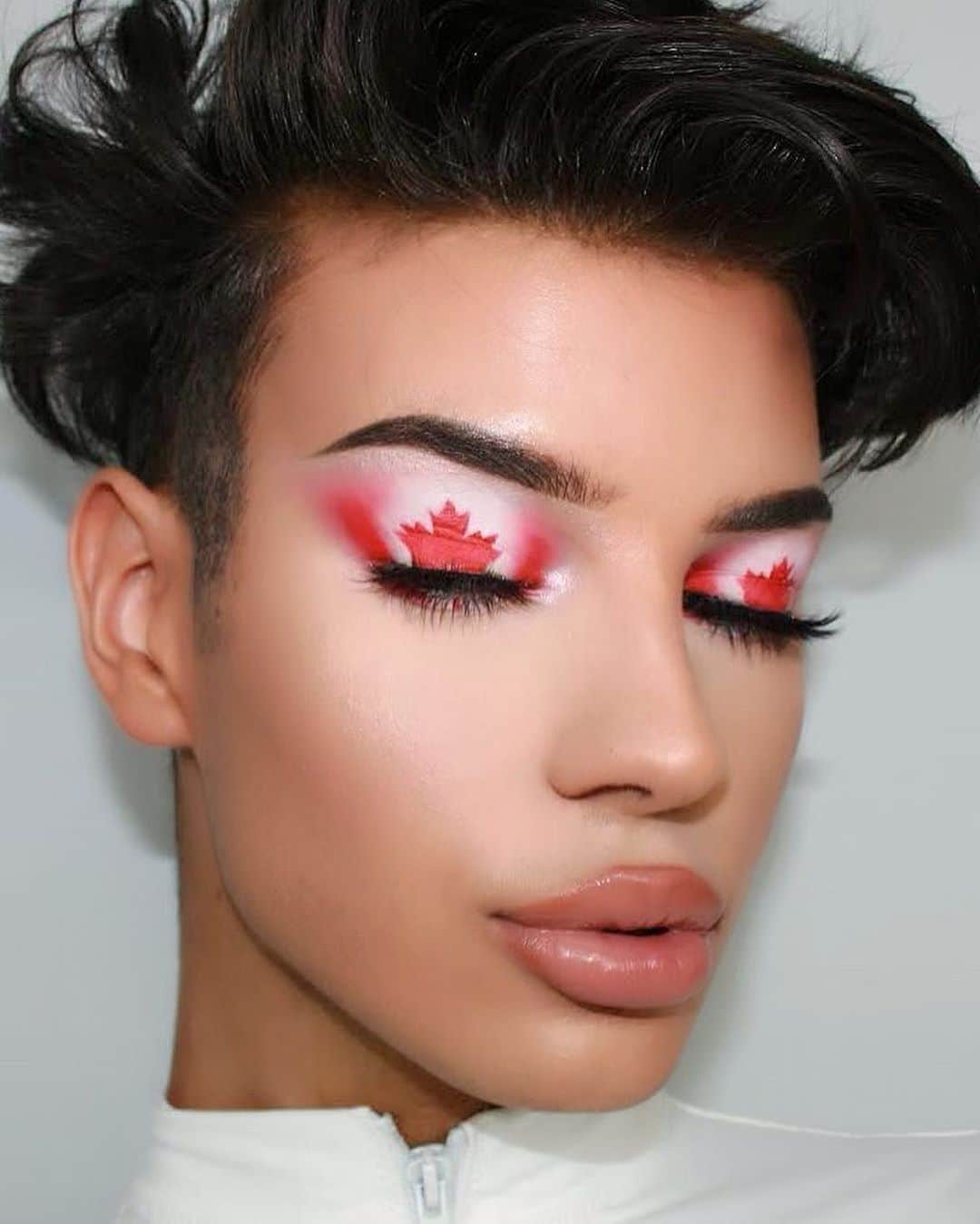 M·A·C Cosmetics Canadaさんのインスタグラム写真 - (M·A·C Cosmetics CanadaInstagram)「O, CANADA! M·A·C Artist @paoloperfeccion creates his own fireworks with Eye Shadow in Gesso and News Flash!  #MACCanadianOriginal」6月30日 0時00分 - maccosmeticscanada
