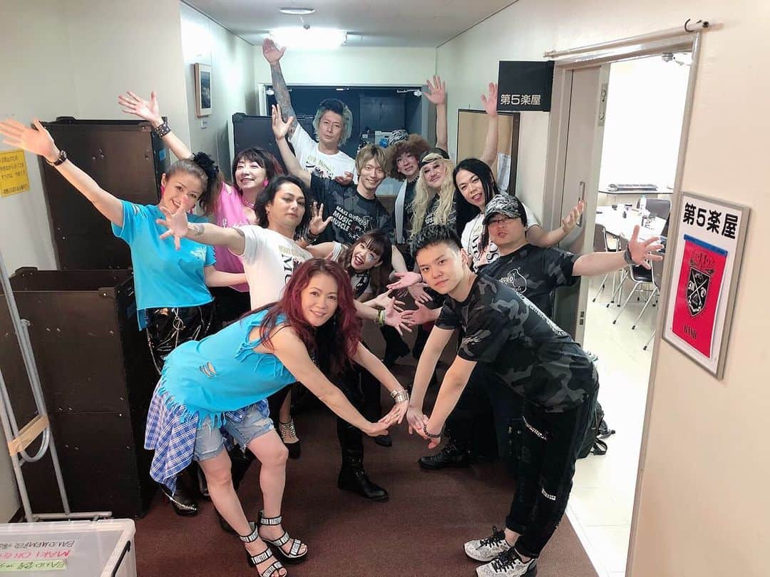 Ju-kenのインスタグラム：「大黒組にて、誕生日祝って頂きました♫ 48歳、嬉しすぎるスタート(^^) #大黒摩季 #誕生日 #サプライズ #摩季ちゃんから生クリーム」