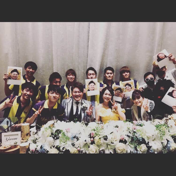 のインスタグラム：「人生初の結婚式💒  中学生の時お世話になった先輩。 水野さん🤵久野さん👰 ご結婚おめでとうございます。  楽しかった！ 幸せいっぱい😚  #結婚式 #ダンスぐちゃぐちゃ #名電生 #結婚おめでとうございます」