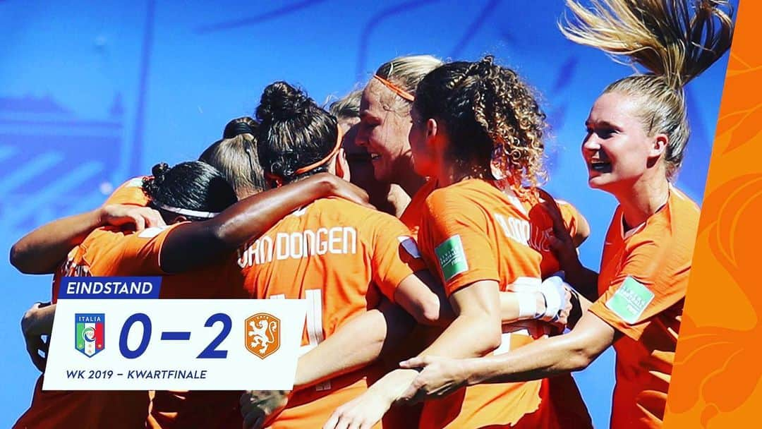 ルート・ファン・ニステルローイのインスタグラム：「Semi finales !! Well done girls! 👍👌💪👏」