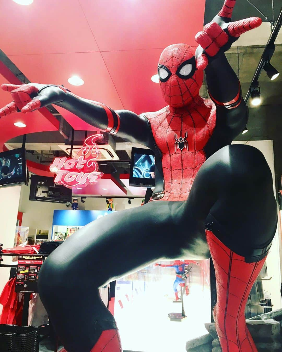 Shinnosukeさんのインスタグラム写真 - (ShinnosukeInstagram)「スパーイダーマーン♬スパーイダーマーン♬  #spyderman #スパイダーマン #marvel #でも映画はまだ観てない #ヴェネツィアも舞台なので楽しみ」6月30日 0時04分 - shinscapade