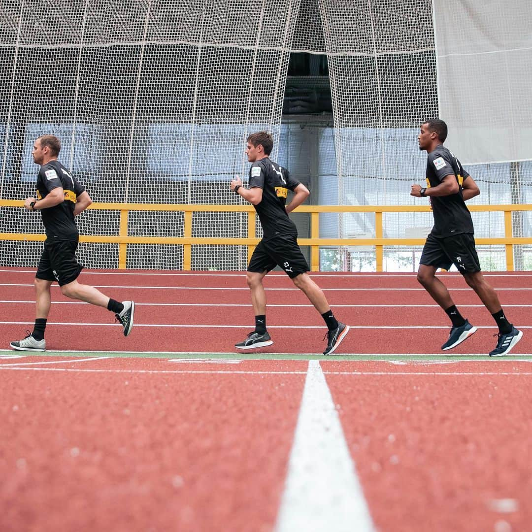 ボルシア・メンヒェングラートバッハさんのインスタグラム写真 - (ボルシア・メンヒェングラートバッハInstagram)「🏃🏼‍♂️🏃🏻‍♂️🏃🏽‍♂️ Laktattest ✅」6月30日 0時33分 - borussia