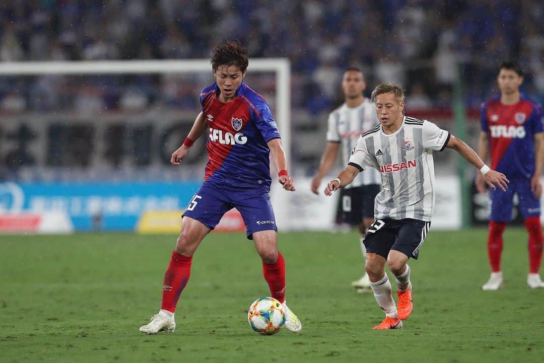 小川諒也のインスタグラム：「勝利！！ 応援ありがとうございました^_^ #背伸びしてないよ #fctokyo #小川諒也」