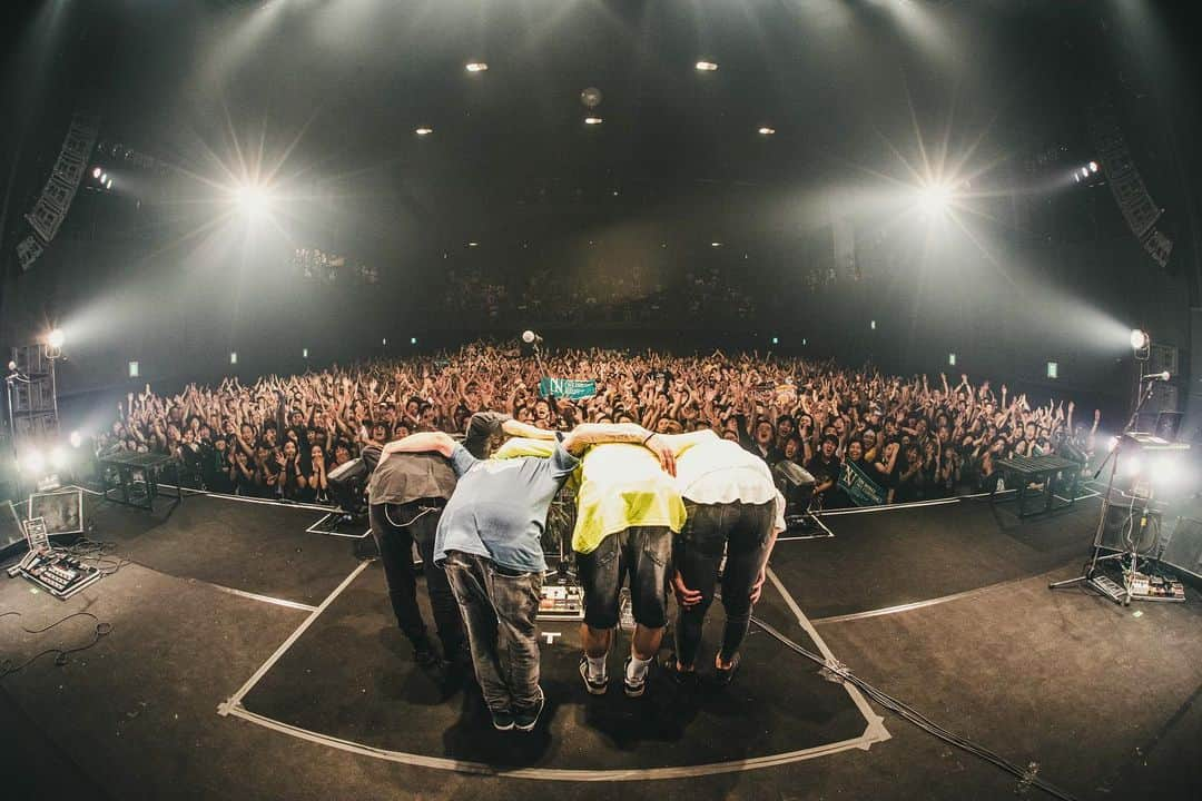 The BONEZさんのインスタグラム写真 - (The BONEZInstagram)「We Control Zepp Tour Zepp Nagoya 追加分もSOLD OUTのパンパンだったね でっかい歌声沢山届いたよ ありがとう！！ photo by @nekoze_photo」6月30日 0時25分 - the____bonez