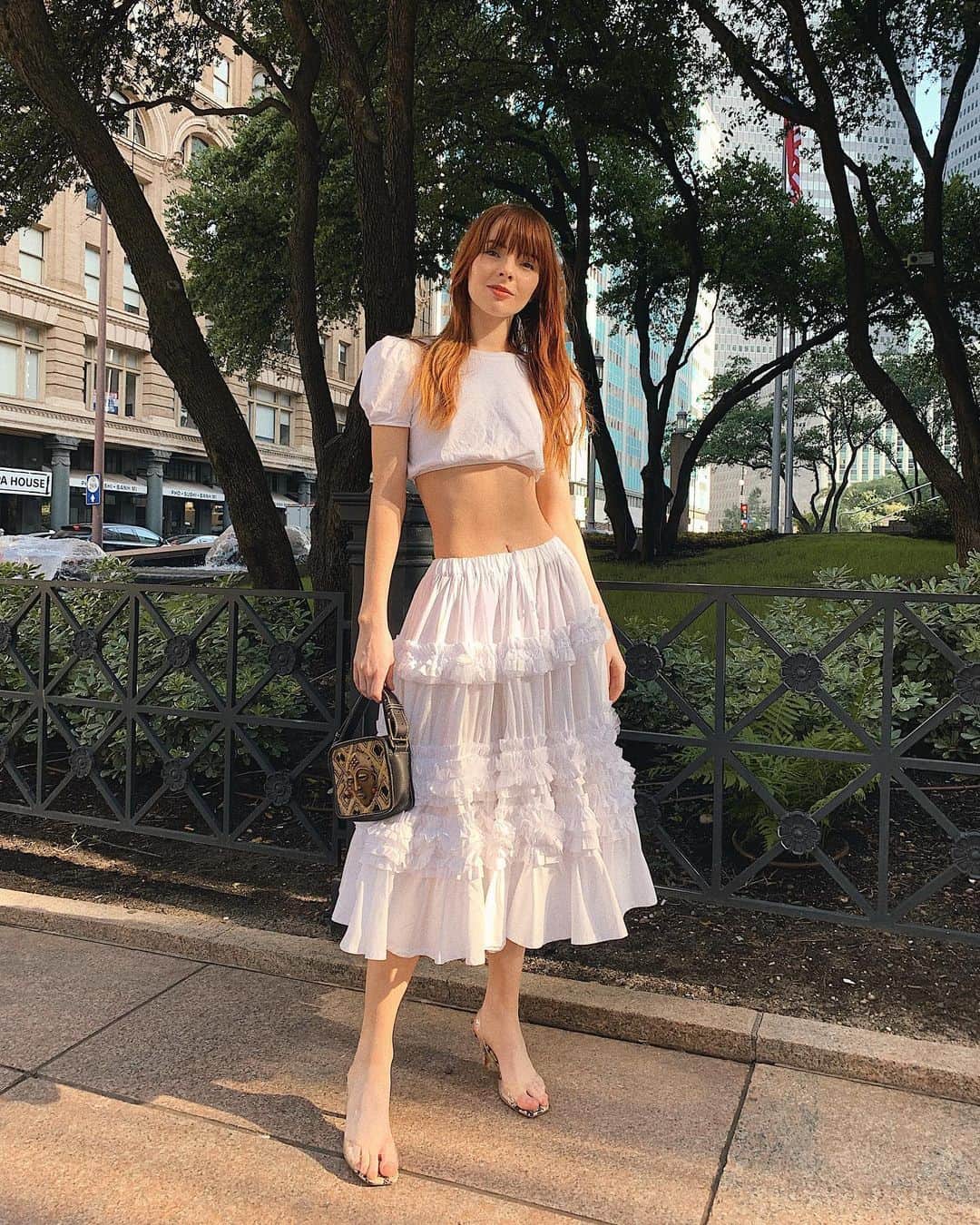 ジェーン・アルドリッジのインスタグラム：「The @commedesgarcons skirt...an all time fashion girl favorite and failsafe 😌 enjoying this one so far this summer. Got it at the @ifsohonewyork basement sale this year!」
