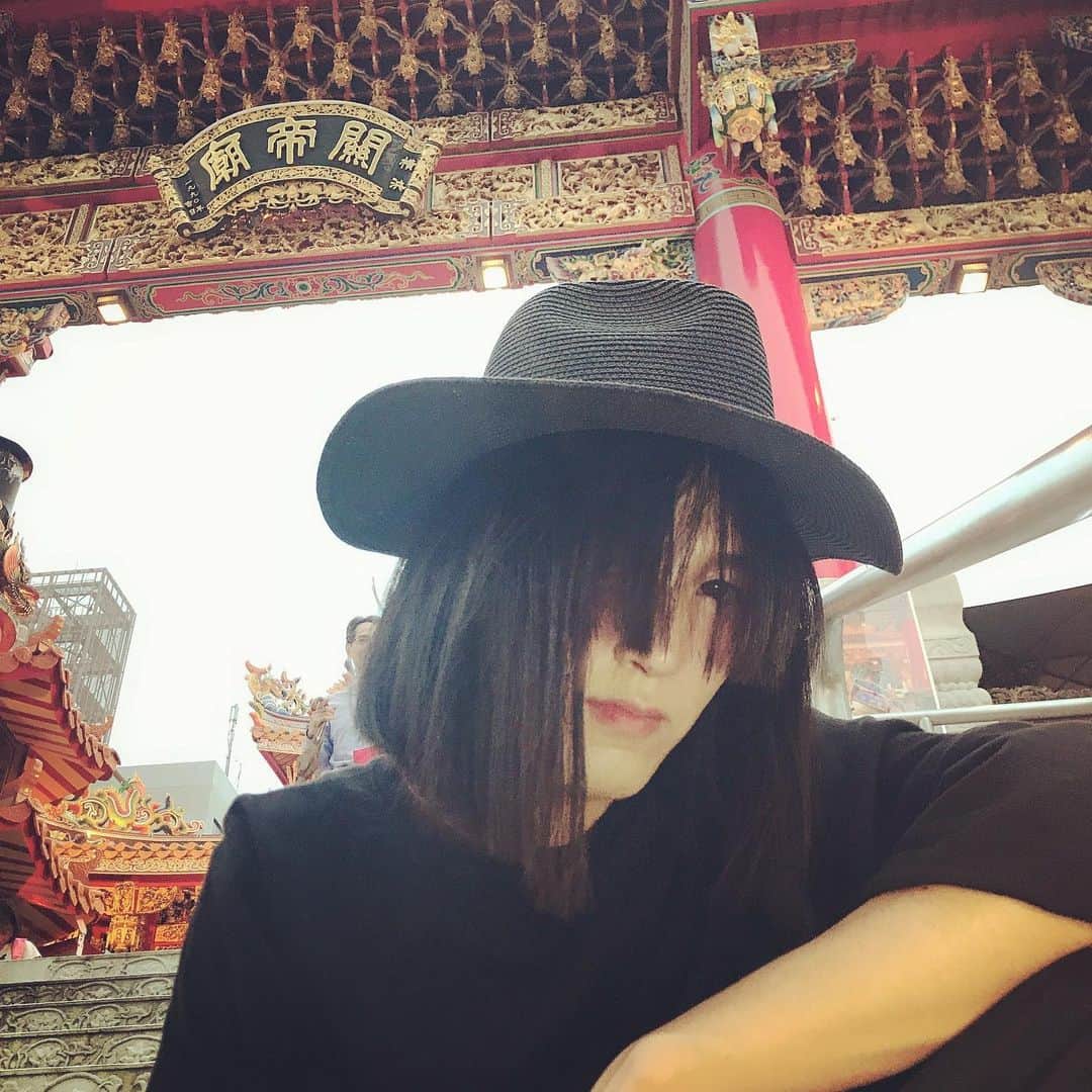 Kyrieのインスタグラム：「きりたにまお(仮)、横浜公演でした、有難う。  2部制だったので合間に皆で中華街へ。  3枚目が秀逸すぎる。」