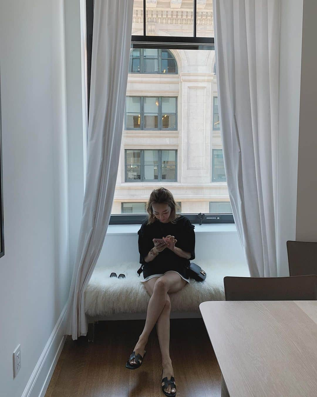 翁安芸さんのインスタグラム写真 - (翁安芸Instagram)「Photo by @nobukoaspen 🕊 #newyork #nyc #house #akiweng #翁安芸 #ニューヨーク」6月30日 0時46分 - akinyc