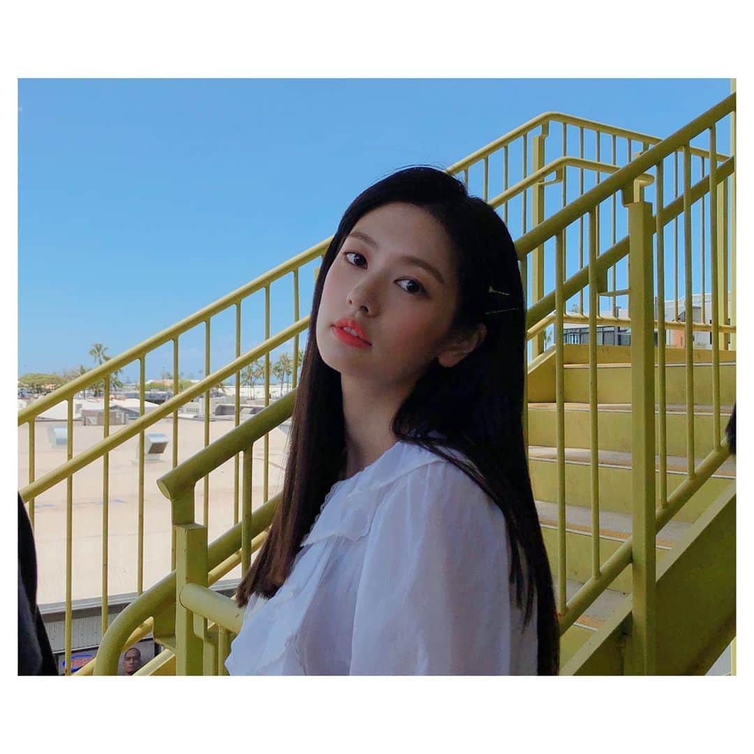 チョン・ソミンのインスタグラム：「모두 꿀잠🍯🌙자고 내일만나요😊」