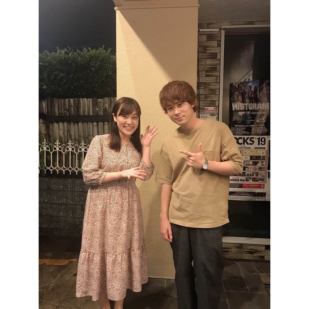 西村志野さんのインスタグラム写真 - (西村志野Instagram)「＊ #キクチリョウタ さんのライブへ♫ キクチさんのライブは2回目でした(o^^o)  優しい歌声と素敵な歌詞で 心にすーっと入ってくるのです。 心が洗われます☺️ ＭＣも楽しくて贅沢な夜☺️💕 ＊ よろしければ YouTubeなどでワンフレーズでも 聴いてみてください✨ とっってもいい声です！！！ 感動します😭✨ ↓ キクチリョウタ - エメラルド Short ver.【Official MUSIC VIDEO】 youtu.be/FXR_QrzIhfs @YouTubeより ＊ #live #timetokyo #ライブ #ワンマン #music  #シンガーソングライター #いい声 #いい歌 #毎日聴いてます」6月30日 1時20分 - shinonishimura_