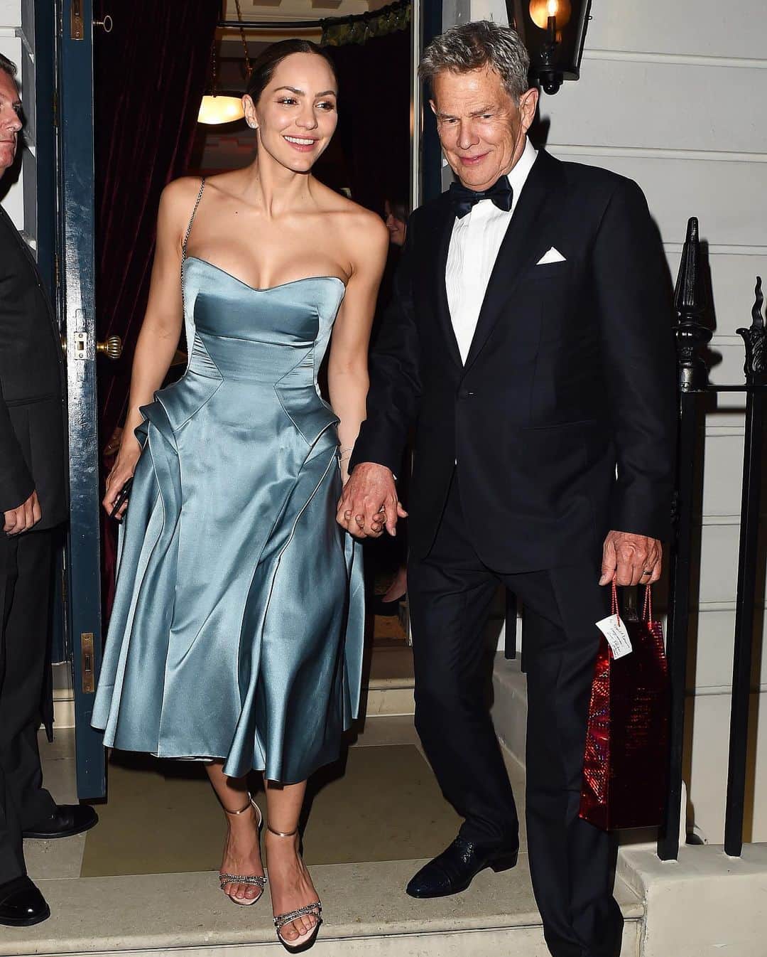 Just Jaredさんのインスタグラム写真 - (Just JaredInstagram)「Newlyweds @katharinemcphee and @davidfoster hold hands while leaving their wedding reception in London. Tap this photo at the link in bio for a look at her wedding ring! #KatharineMcPhee #DavidFoster Photos: Splash」6月30日 1時33分 - justjared