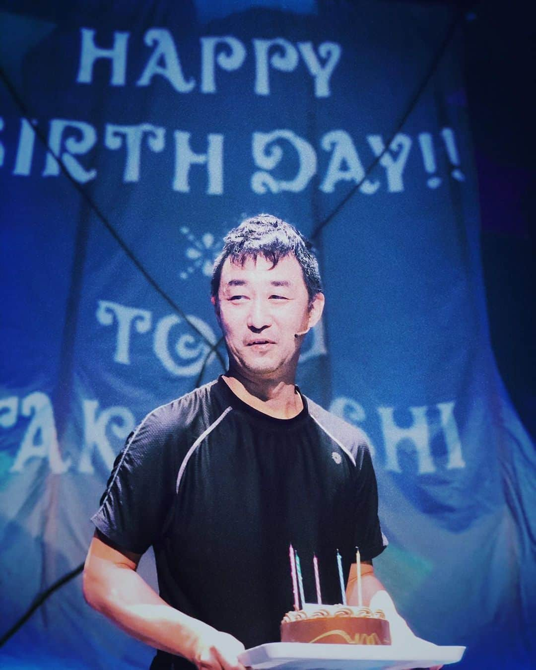 ダンドイ舞莉花さんのインスタグラム写真 - (ダンドイ舞莉花Instagram)「HAPPY BIRTHDAY TAKA!! 高橋さんのお誕生日でしたー！！😍 おめでとう！  #リューンガールズ で鏡前お飾りして、舞台稽古中にはキャストスタッフみんなでサプライズお祝い！！🎊 #happybirthday #くるくるシルク #高橋さん生誕祭 #リューン #リューン2019 #fantasy #japan #kariya #刈谷公演 #藤原丈一郎 と #ET」6月30日 1時36分 - mdandoy18