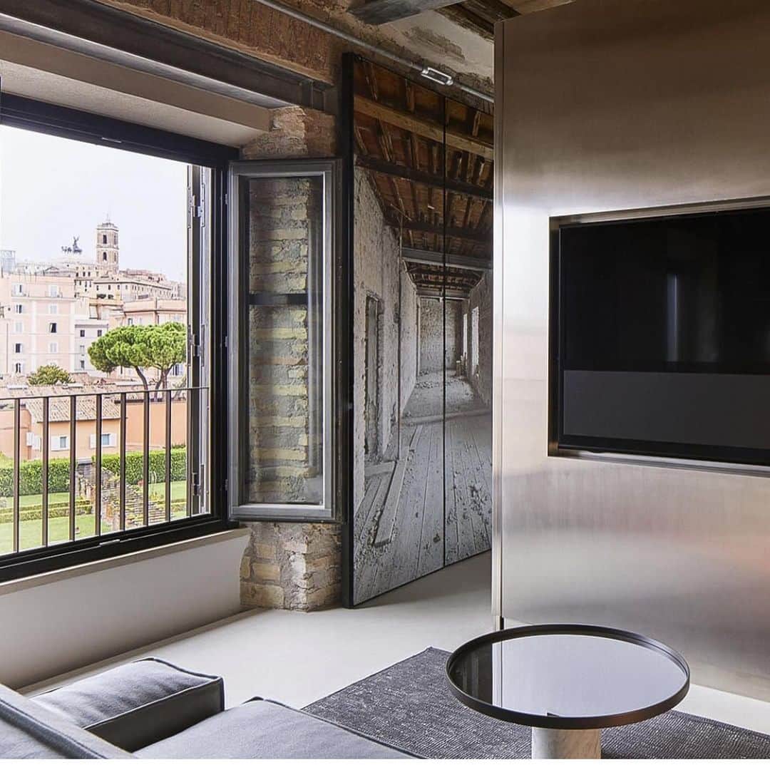 The Cool Hunterさんのインスタグラム写真 - (The Cool HunterInstagram)「@theroomsofrome is a new hotel in Rome designed by French architect Jean Nouvel. The ultimate fusion of minimal modern design and baroque palazzo located in one of Rome’s most elegant precincts.」6月30日 2時08分 - thecoolhunter_