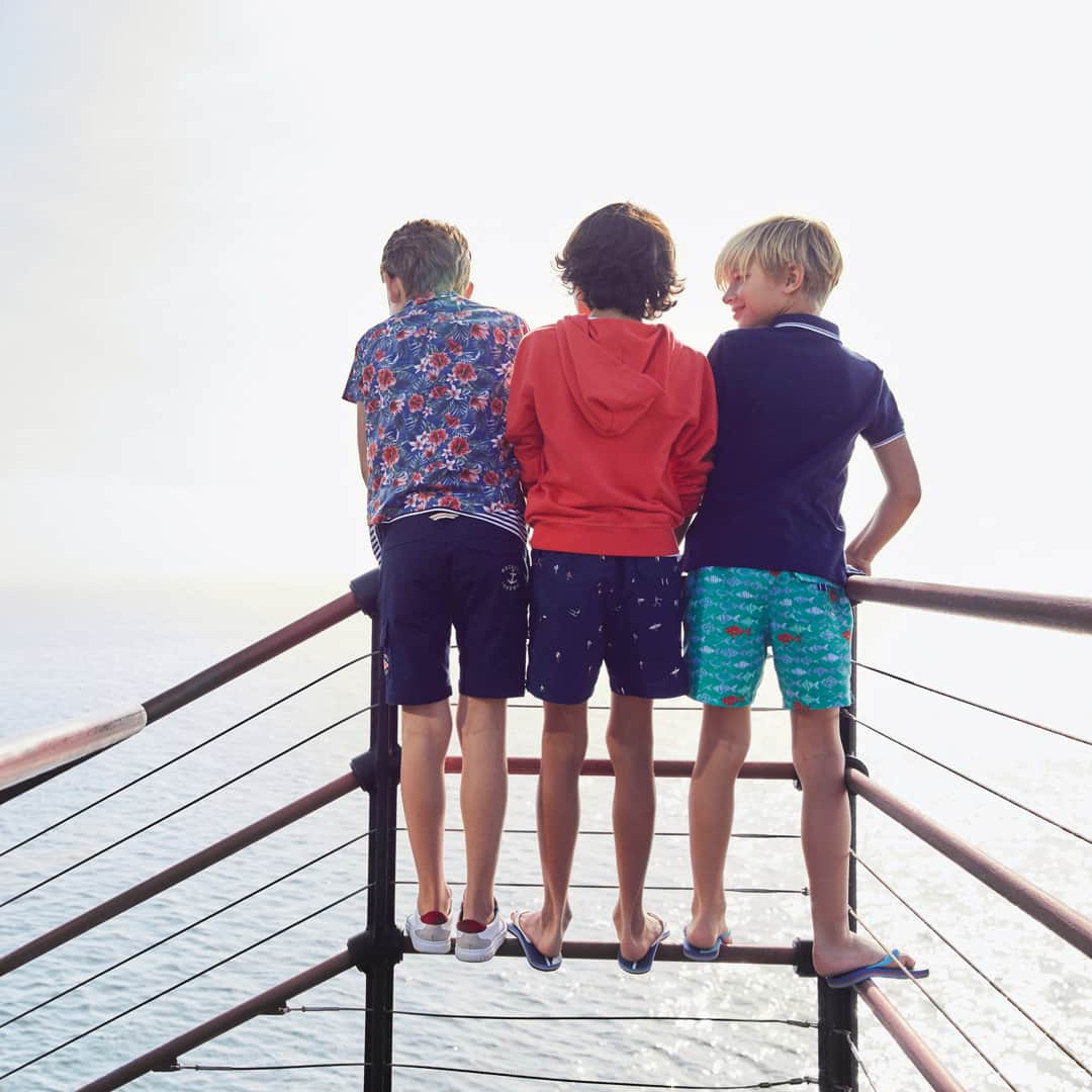 ハケットのインスタグラム：「Summer holidays ahoy! Get the little ones decked out for the most exciting time of the year in the #HackettBoys collection, now in our Sale. #Hackett #SummerHolidays」