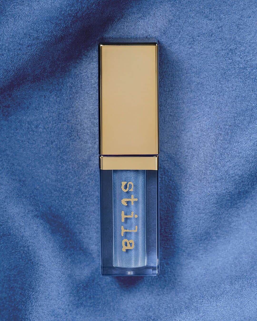 Stila Cosmeticsさんのインスタグラム写真 - (Stila CosmeticsInstagram)「Slip into our newest Suede Shade Liquid Eye Shadows & see how easily this packed pigment gives a punch!  Shade: Something Blue 💙  Now available @Sephora  #suedeshade #Sephora #stilacosmetics #eyecandy #velvetmatte」6月30日 2時01分 - stilacosmetics