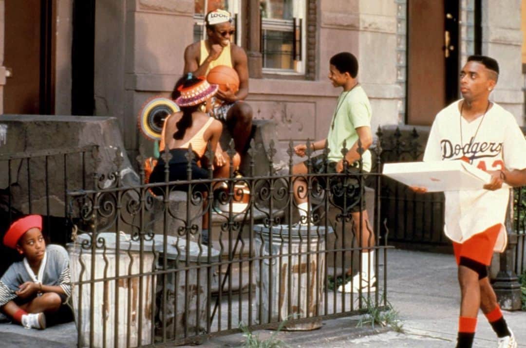 The New Yorkerさんのインスタグラム写真 - (The New YorkerInstagram)「This weekend, Spike Lee’s “Do the Right Thing,” returns to theatres in honor of its thirtieth anniversary. The shock of the movie is that, even as many cultural and civic aspects that it represents have changed, its core drama—the killing of black Americans by police—continues unabated and largely unredressed. Tap the link in our bio to read more about the enduring legacy of Spike Lee’s third feature. Photograph from MCA / Everett.」6月30日 2時16分 - newyorkermag