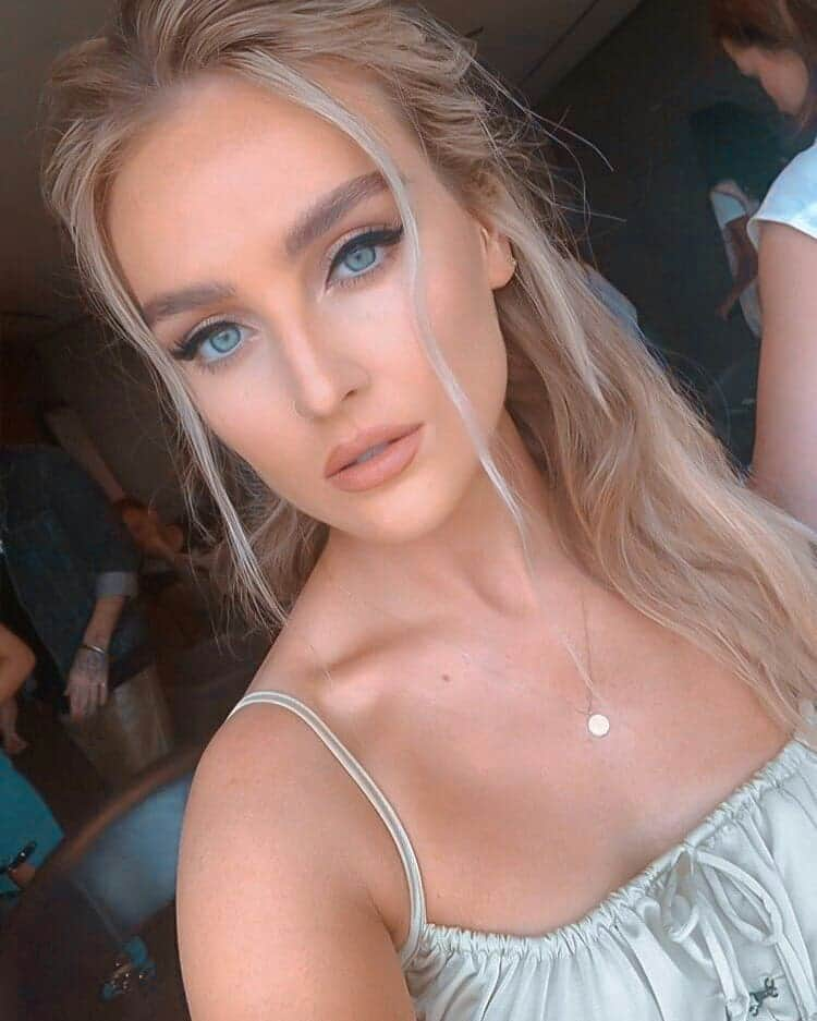 ジェイド・サールウォールさんのインスタグラム写真 - (ジェイド・サールウォールInstagram)「Stop all the things you're doing and see how perfect is Perrie Edwards.😍❤🙏」6月30日 2時19分 - jadeameliabadwi