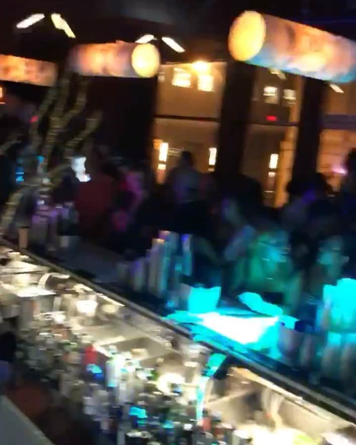ファンクマスター・フレックスのインスタグラム：「Giving u a full understanding of BIRCH ( #SoldOut ) vibe last night! VIP, ALL BOTTLES AND TABLES GONE! FunkFlex on the set! @litdigitaldjs BigG what’s cracking!」