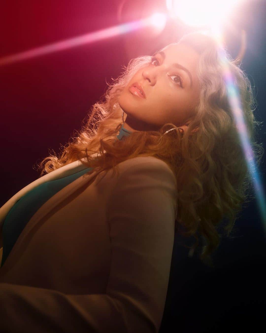 トーライ・ケリーのインスタグラム：「i’ll be playing “Sorry Would Go A Long Way” tomorrow at @summerfest - along with other songs from the new album! out on 8/9🎞 see you soon milwaukee!!」