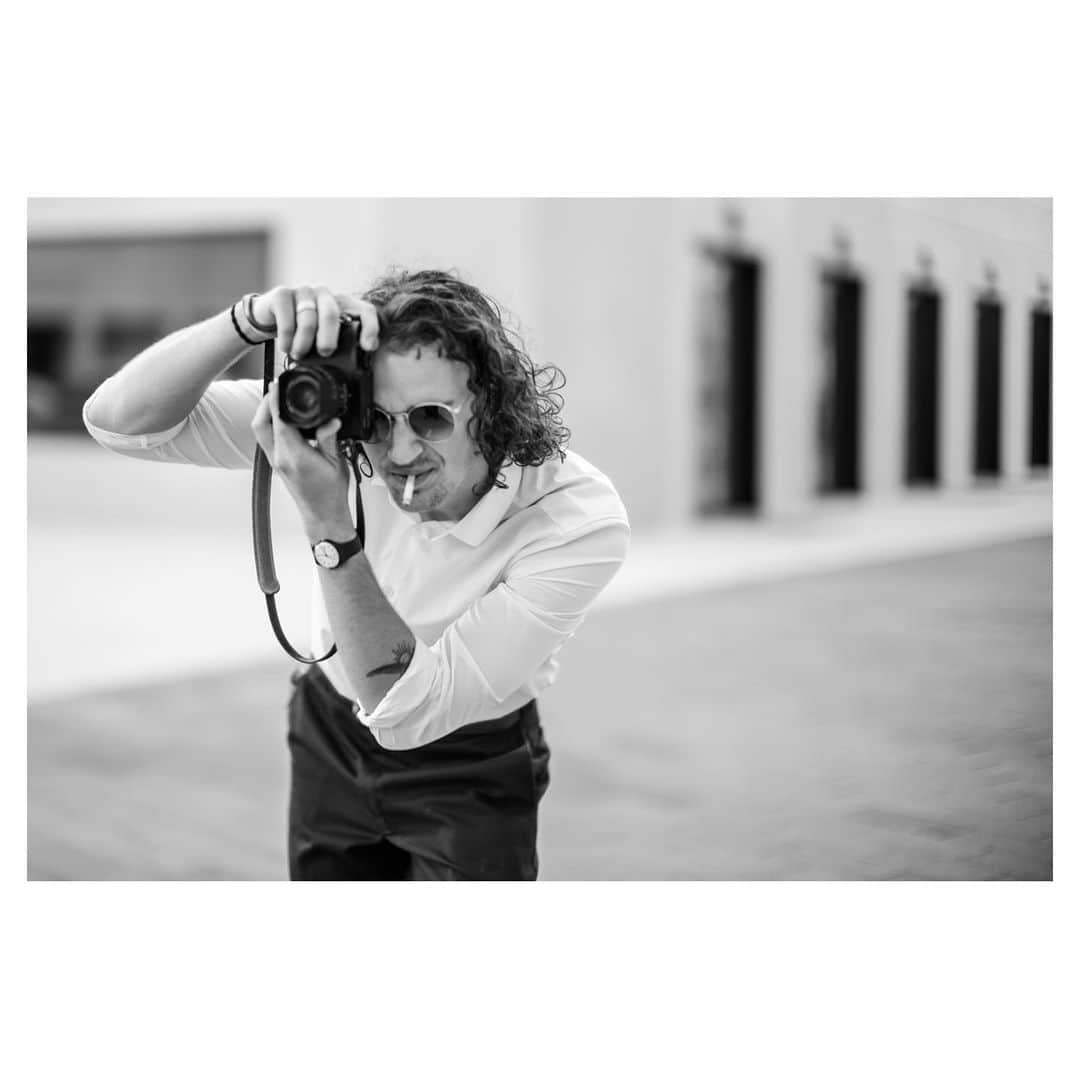 Pete Halvorsenさんのインスタグラム写真 - (Pete HalvorsenInstagram)「swipe to see a few of the people I had the pleasure to hang out with this week at Leica HQ. Speaking of pleasure...shooting on the M10-P w/ the 50 mm Noctilux gives me great joy ⚡️🔴😍 #LeicaM10P #noctilux」6月30日 2時29分 - petehalvorsen