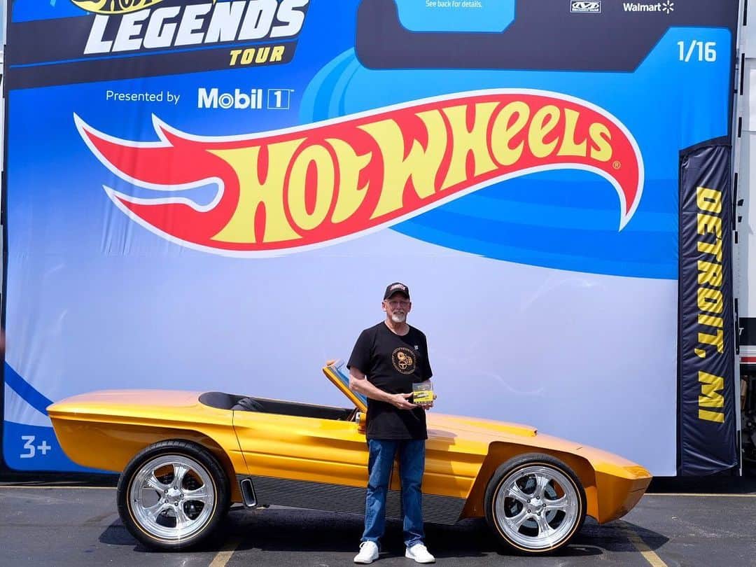 Hot Wheelsさんのインスタグラム写真 - (Hot WheelsInstagram)「What an epic turnout at today’s #HotWheelsLegends Tour! Thank you for coming and showing us what Detroit is made of! Now let’s take a look at the winning ride – Paul Jurewicz and his legendary 1957 Studebaker, named “Dream Roadster”. Congrats and can’t wait to see you again at SEMA 2019! Next stop: Chicago, IL on 7/13! . . . . #hotwheels #carshow #detroit #michigan #roadster #studebaker」6月30日 2時43分 - hotwheelsofficial