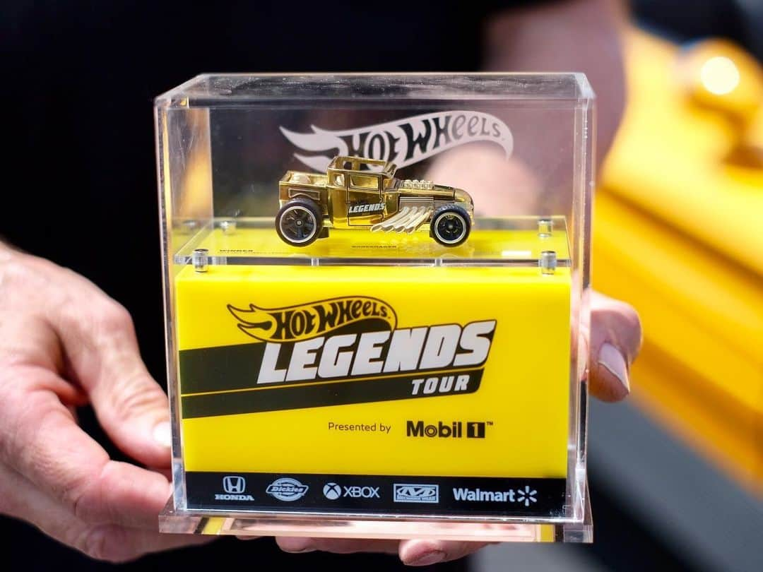 Hot Wheelsさんのインスタグラム写真 - (Hot WheelsInstagram)「What an epic turnout at today’s #HotWheelsLegends Tour! Thank you for coming and showing us what Detroit is made of! Now let’s take a look at the winning ride – Paul Jurewicz and his legendary 1957 Studebaker, named “Dream Roadster”. Congrats and can’t wait to see you again at SEMA 2019! Next stop: Chicago, IL on 7/13! . . . . #hotwheels #carshow #detroit #michigan #roadster #studebaker」6月30日 2時43分 - hotwheelsofficial