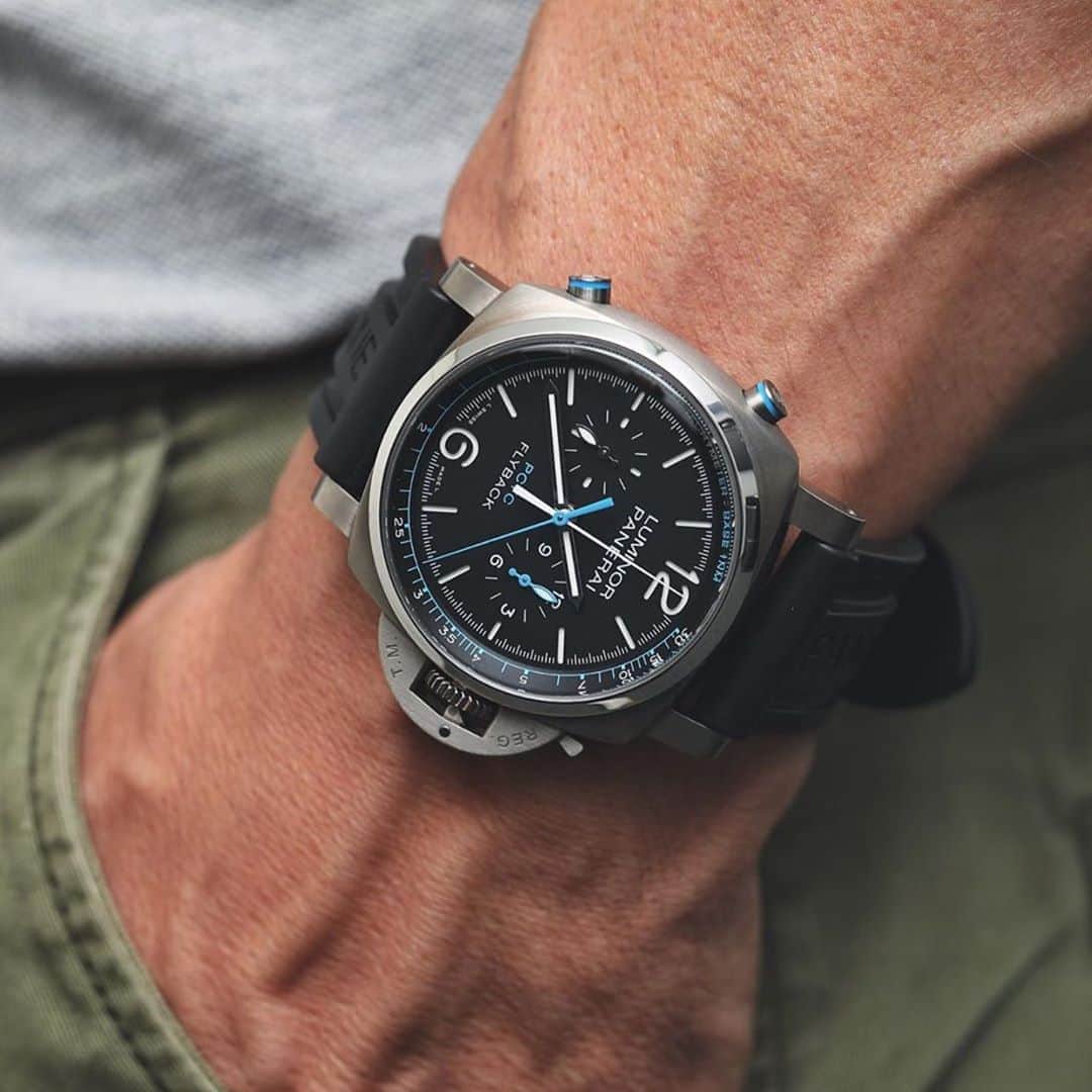 パネライのインスタグラム：「A beautiful combination of colors on the new limited #PAM764 Titanium Luminor Marina flyback Chrono. Picture by my good friend @swisswatches #paneraicentral」