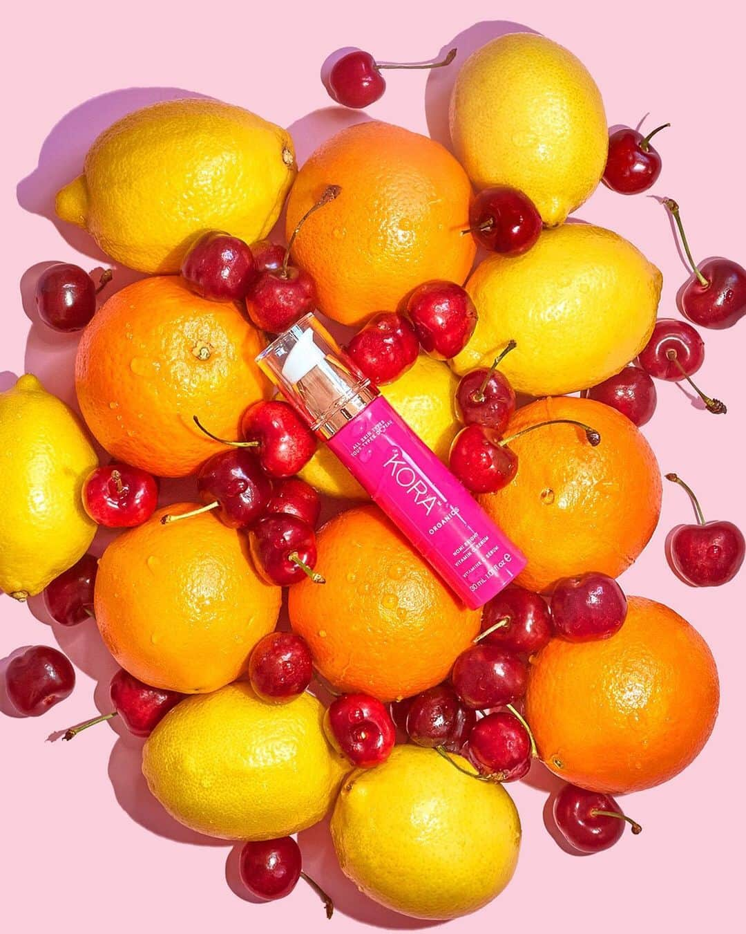 KORA Organicsさんのインスタグラム写真 - (KORA OrganicsInstagram)「Check out our latest blog post, "Behind the Brightening Blend," 🍊which takes a deep dive into the powerful ingredients and capabilities behind our BRIGHT and NEW addition. 🍋 Visit our link in bio to learn more about the #NoniBright Vitamin C serum. 🍒 #KORAOrganics #MindBodySkin #NoniGlow」6月30日 3時00分 - koraorganics