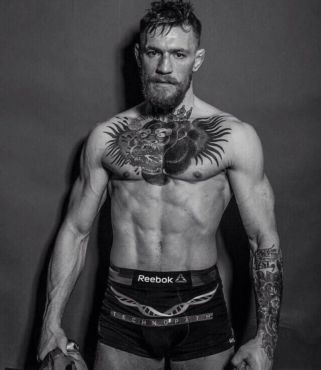 コナー・マクレガーさんのインスタグラム写真 - (コナー・マクレガーInstagram)「The greatest featherweight of all time.  It was the title shot after this. @reebok」6月30日 2時55分 - thenotoriousmma