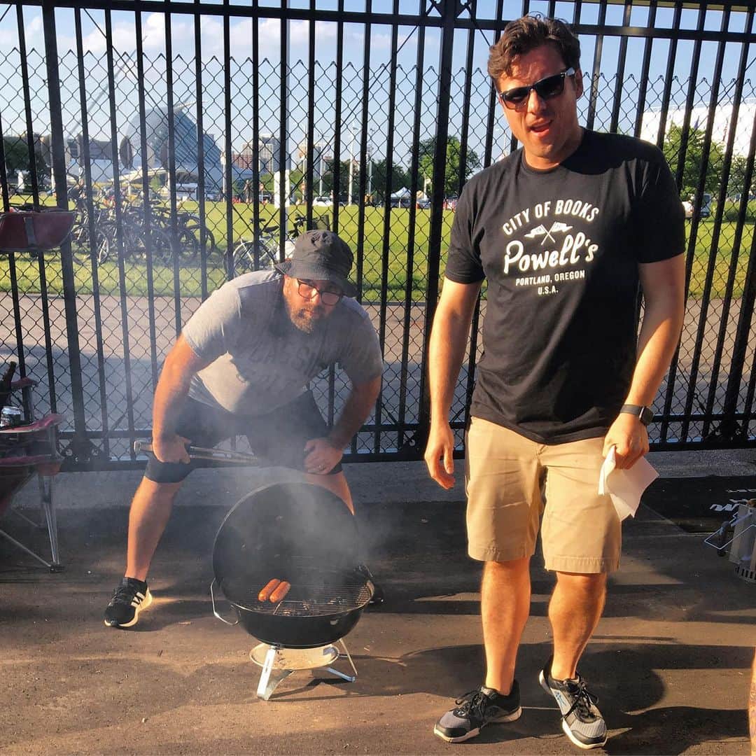 Jimmy Eat Worldさんのインスタグラム写真 - (Jimmy Eat WorldInstagram)「Two dudes. Two dogs. Summerfest pregame. Shout out to our future sponsors @webergrills and @kingsford 📸: @robindvining」6月30日 8時41分 - jimmyeatworld