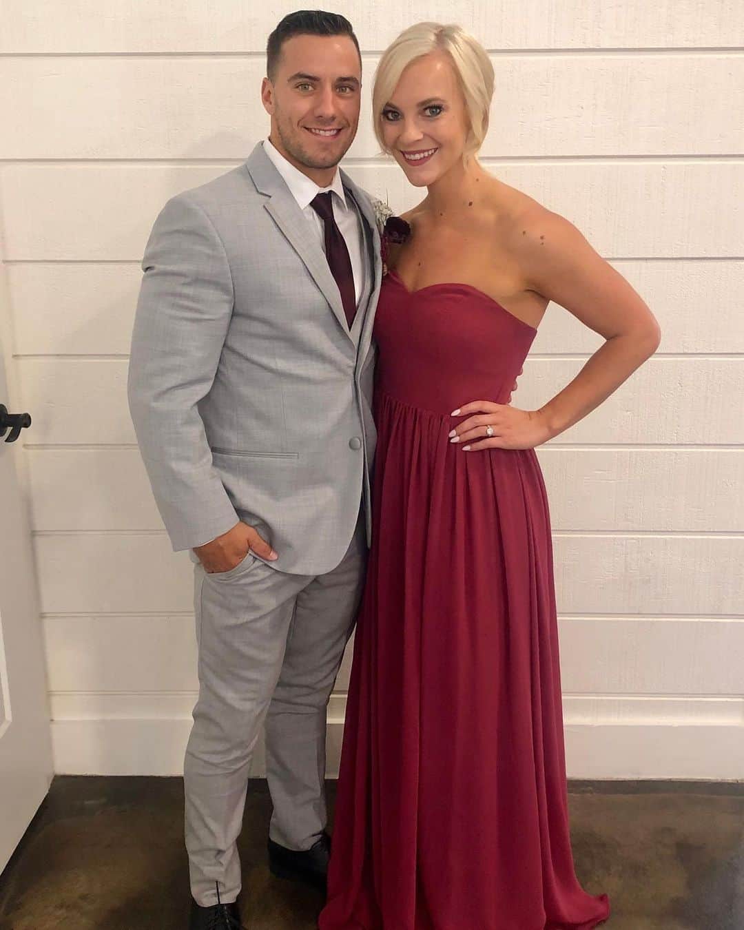 ジェイコブ・ダルトンのインスタグラム：「Big congrats to @ej_fitness and @maddogmooring on their special wedding day 🙏🏼🍾🎊 #poptheroséshesajose」