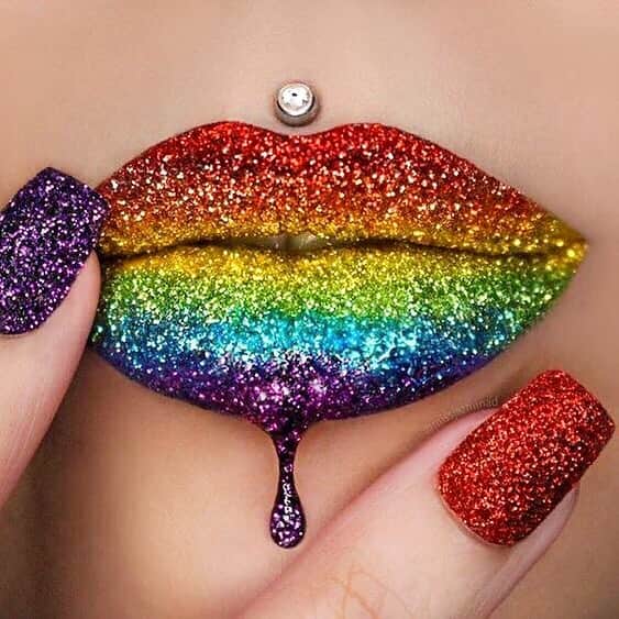 のインスタグラム：「As the month comes to a close let us always remember LOVE IS LOVE! 💗💗💗 Do you have control over who you love? . . . . . . . . #gaypride #gaypride2019 #loveislove」