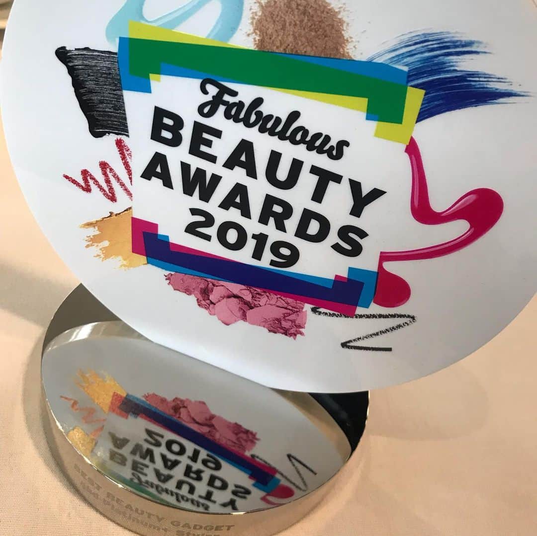 ghd hairさんのインスタグラム写真 - (ghd hairInstagram)「The #ghdplatinumplus is not only loved by stylists ✨winner of the @fabulousmag Beauty Award for Best Gadget 🙌 voted for by readers 💋 thanks for the LOVE 💗  #ghddnawaves #ghd #ghdhair #goodhairday #hairgoals #hairinspo #hair #hairtools」6月30日 4時04分 - ghdhair