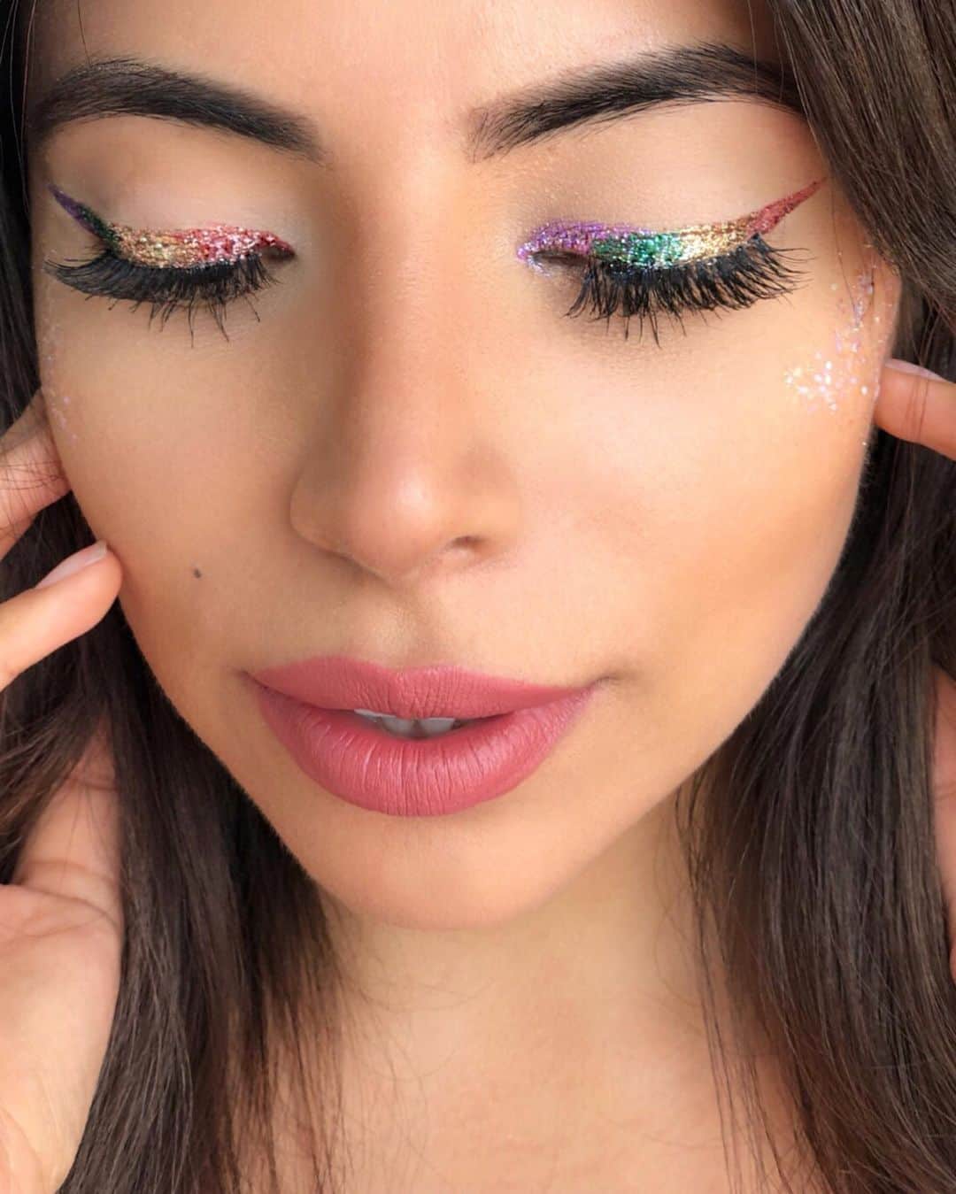 ジェセニア・バイスさんのインスタグラム写真 - (ジェセニア・バイスInstagram)「HAPPY #PRIDE LUVS!!! Rocking my “Sparkle Out Loud” #rainbow glitter eyeliner look, using all @urbandecaycosmetics products for my PRIDE look!! Wish I could be there tomorrow marching along side you & L’Oreal but just know I am there in spirit 🌈 . . ✨Glitter Eyeliner in: Studio, Stage Dive, Goldmine & Stonewall . ✨Face & Body Glitter Gel: Distortion . ✨Mascara: Perversion . ✨ Primer: Eden . . #rainboweyes #rainboweyeliner #stonewall50 #stonewall #nypride #seattlepride #lgbtally #lgbt #colorful  #makeup #beauty #girl #eyebrows #cosmetics #glitter #motd #lashes #urbandecay #loreal #ecuador #latina #lxlbrand」6月30日 4時08分 - iamjessenia
