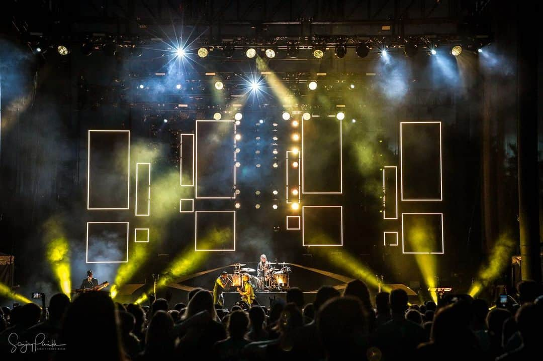 Shinedownさんのインスタグラム写真 - (ShinedownInstagram)「Jersey! Last night described in one word 🔥LITTT🔥Westbrook, Maine... you’re up tonight... . . 📷 @sanjayparikhphoto #shinedown #rockshow #summervibes #attnattnworldtour #summersaturday」6月30日 4時32分 - shinedown