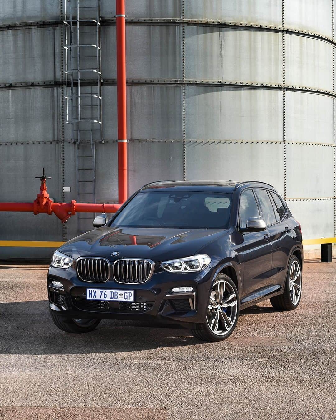 BMWのインスタグラム：「Mindfulness on four-wheels. The BMW X3. #TheX3 #BMW #X3 __ BMW X3 M40i: Fuel consumption in l/100 km (combined): 9.1. CO2 emissions in g/km (combined): 207 - 206. The values of fuel consumptions, CO2 emissions and energy consumptions shown were determined according to the European Regulation (EC) 715/2007 in the version applicable at the time of type approval. The figures refer to a vehicle with basic configuration in Germany and the range shown considers optional equipment and the different size of wheels and tires available on the selected model. The values of the vehicles are already based on the new WLTP regulation and are translated back into NEDC-equivalent values in order to ensure the comparison between the vehicles. [With respect to these vehicles, for vehicle related taxes or other duties based (at least inter alia) on CO2-emissions the CO2 values may differ to the values stated here.] The CO2 efficiency specifications are determined according to Directive 1999/94/EC and the European Regulation in its current version applicable. The values shown are based on the fuel consumption, CO2 values and energy consumptions according to the NEDC cycle for the classification. For further information about the official fuel consumption and the specific CO2 emission of new passenger cars can be taken out of the „handbook of fuel consumption, the CO2 emission and power consumption of new passenger cars“, which is available at all selling points and at https://www.dat.de/angebote/verlagsprodukte/leitfaden-kraftstoffverbrauch.html.」