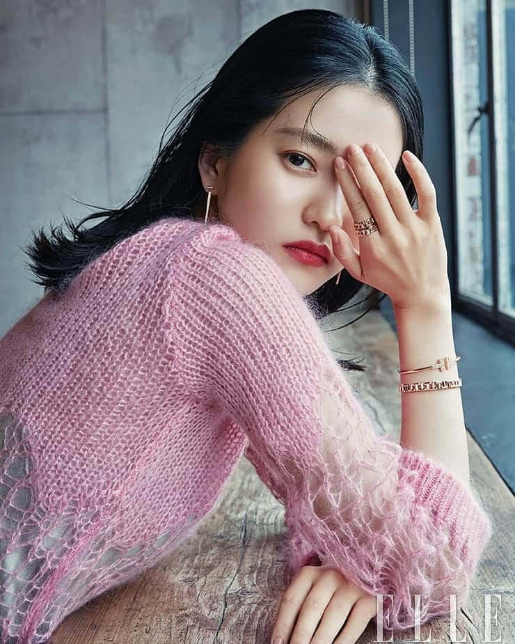 Just a girlさんのインスタグラム写真 - (Just a girlInstagram)「Kim Tae Ri For ELLE Korea Magazine Cover May Issue 🧡 . . . . . #김태리 #KimTaeRi #아가씨 #Agasshi #TheHandmaiden#koreandrama #kdrama #koreangirl #kdramas#asiangirl #맞팔 #셀스타그램 #셀카 #얼스타그램 #데일리 #선팔 #인스타그램  #l4l #f4f  #like4like  #おしゃれ #オシャレ #いいね返し #フォロー #韓国人 #韓国 #セルカ #自撮り #ファッション #フォロー」6月30日 5時42分 - cecithegirl