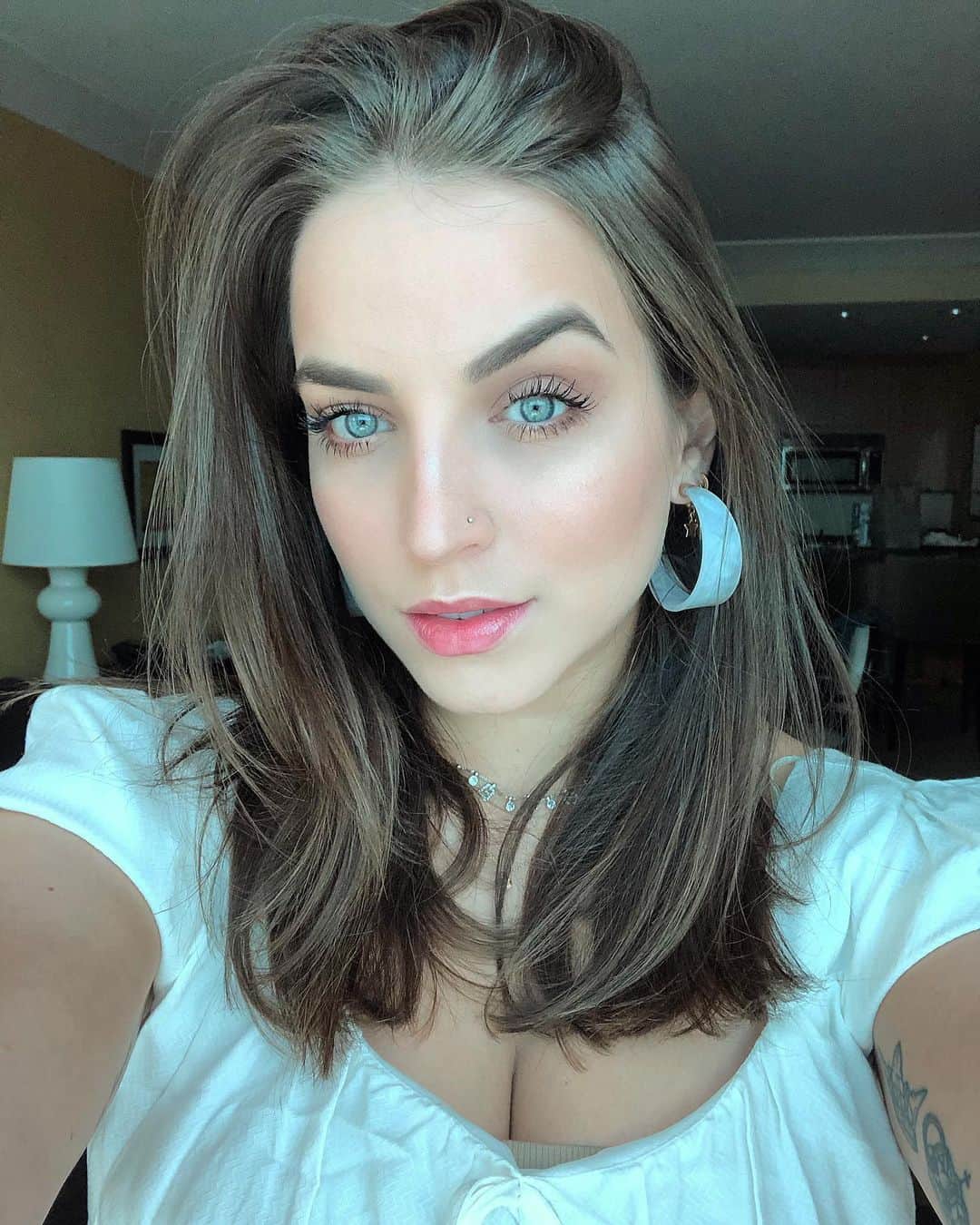 Bruna Unzuetaのインスタグラム：「😊😊」