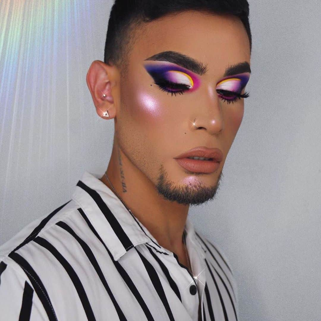 Anastasia Beverly Hillsさんのインスタグラム写真 - (Anastasia Beverly HillsInstagram)「10 artist posts all using the #ABHxAlyssaEdwards Palette 😍🙌🏻 There are so many great looks it’s hard to post just one 💞  1. @jasmijniris  2. @cezarsmakeup  3. @jhlorbeauty  4. @glambyashh 5. @twiggybraindead 6. @jomaralexis  7. @nikkicallowayy  8. @paisleymattes  9. @ohhmels  10. @facedbykareem」6月30日 6時48分 - anastasiabeverlyhills