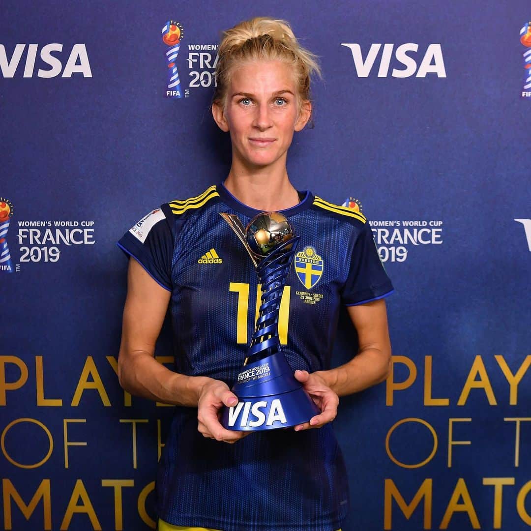 FIFAワールドカップさんのインスタグラム写真 - (FIFAワールドカップInstagram)「Congratulations to 🇸🇪 @sofiajakobsson! The #PlayeroftheMatch presented by Visa for #GERSWE! #FIFAWWC」6月30日 6時43分 - fifaworldcup