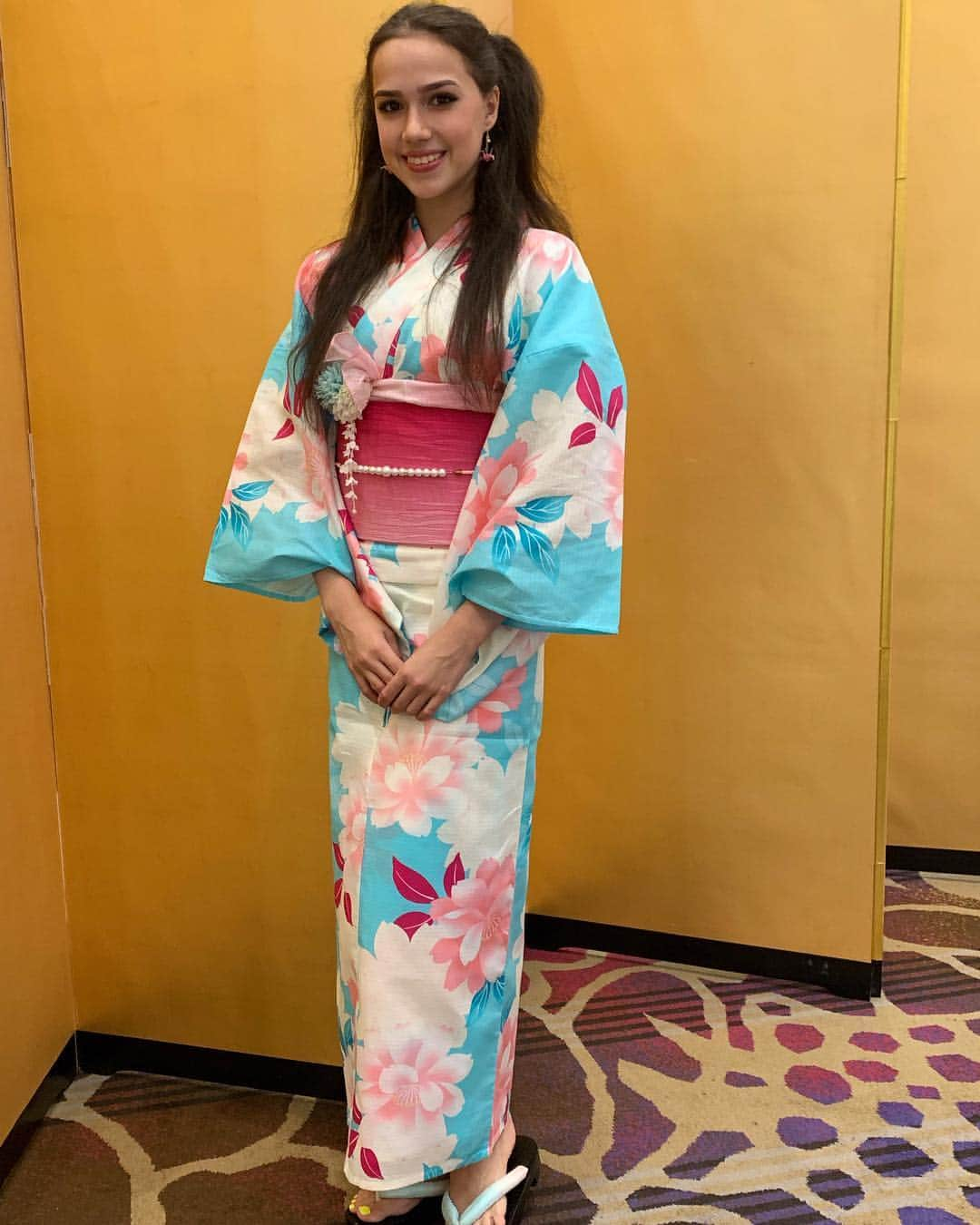 アリーナ・ザギトワさんのインスタグラム写真 - (アリーナ・ザギトワInstagram)「☺️🇯🇵🌸👘」6月30日 17時44分 - azagitova