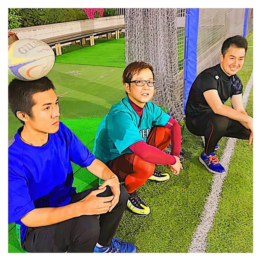 高橋悠のインスタグラム：「【横浜タグラグビー⚽️﻿横浜SOGO屋上】﻿あげ直し﻿ ﻿ ﻿ 前からやってみたかったタグラグビー！﻿ 初参加してきました👌﻿ ﻿ ﻿ めっちゃ楽しかった！ぶつかり合いはないので男女一緒に楽しめるのはいいね👍 ﻿ ﻿ ﻿ 張り切って結構走ったから仕事終わりにいい汗かいた〜﻿ ﻿ ﻿ また次回も参加します！﻿ ﻿ ﻿ #横浜 #川崎 #東京 #ラグビー #タグラグビー #横浜ラグビー #ラグビー好き #ラグビー好きと繋がりたい #ラグビーワールドカップ2019 #スポーツ男子 #スポーツ女子 #初参加 #初心者歓迎﻿」