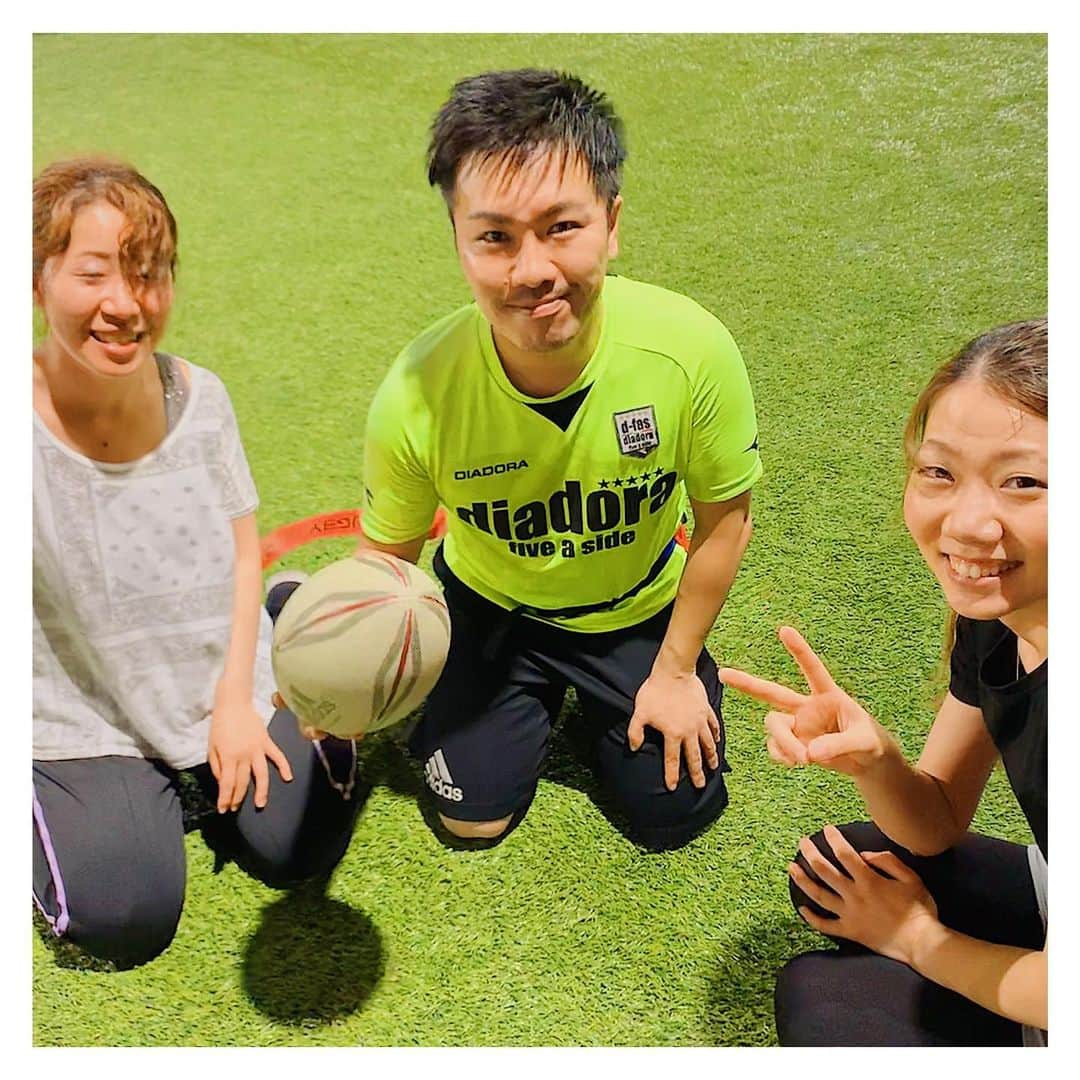 高橋悠のインスタグラム：「【横浜タグラグビー⚽️﻿横浜SOGO屋上】﻿あげ直し﻿ ﻿ ﻿ 前からやってみたかったタグラグビー！﻿ 初参加してきました👌﻿ ﻿ ﻿ めっちゃ楽しかった！ぶつかり合いはないので男女一緒に楽しめるのはいいね👍 ﻿ ﻿ ﻿ 張り切って結構走ったから仕事終わりにいい汗かいた〜﻿ ﻿ ﻿ また次回も参加します！﻿ ﻿ ﻿ #横浜 #川崎 #東京 #ラグビー #タグラグビー #横浜ラグビー #ラグビー好き #ラグビー好きと繋がりたい #ラグビーワールドカップ2019 #スポーツ男子 #スポーツ女子 #初参加 #初心者歓迎﻿」